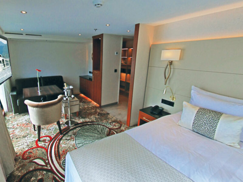 Category 7 | Diamond Deck